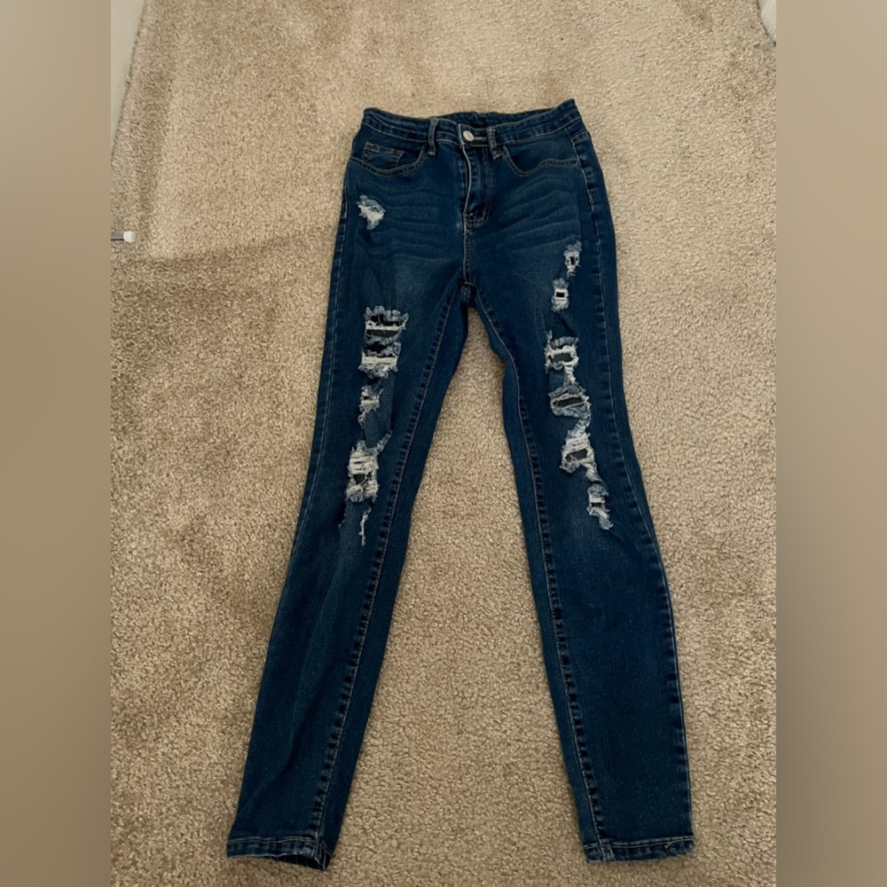 Ripped skinny jeans